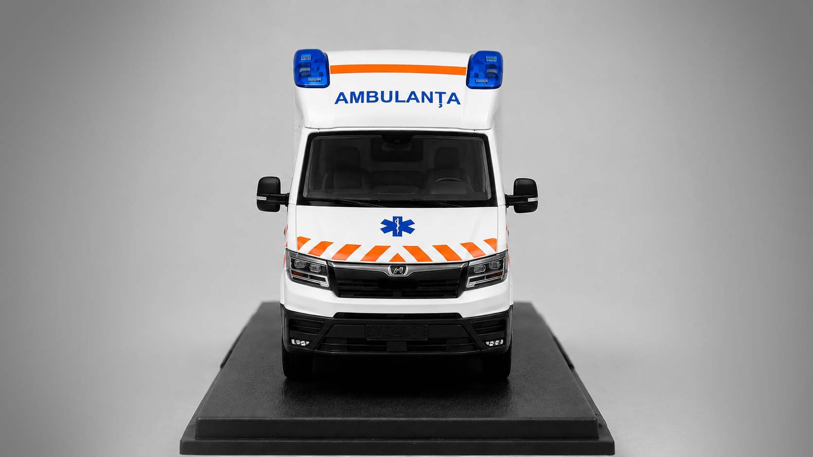 Type C Mobile Intensive Care Unit — 1:24 Scale Model