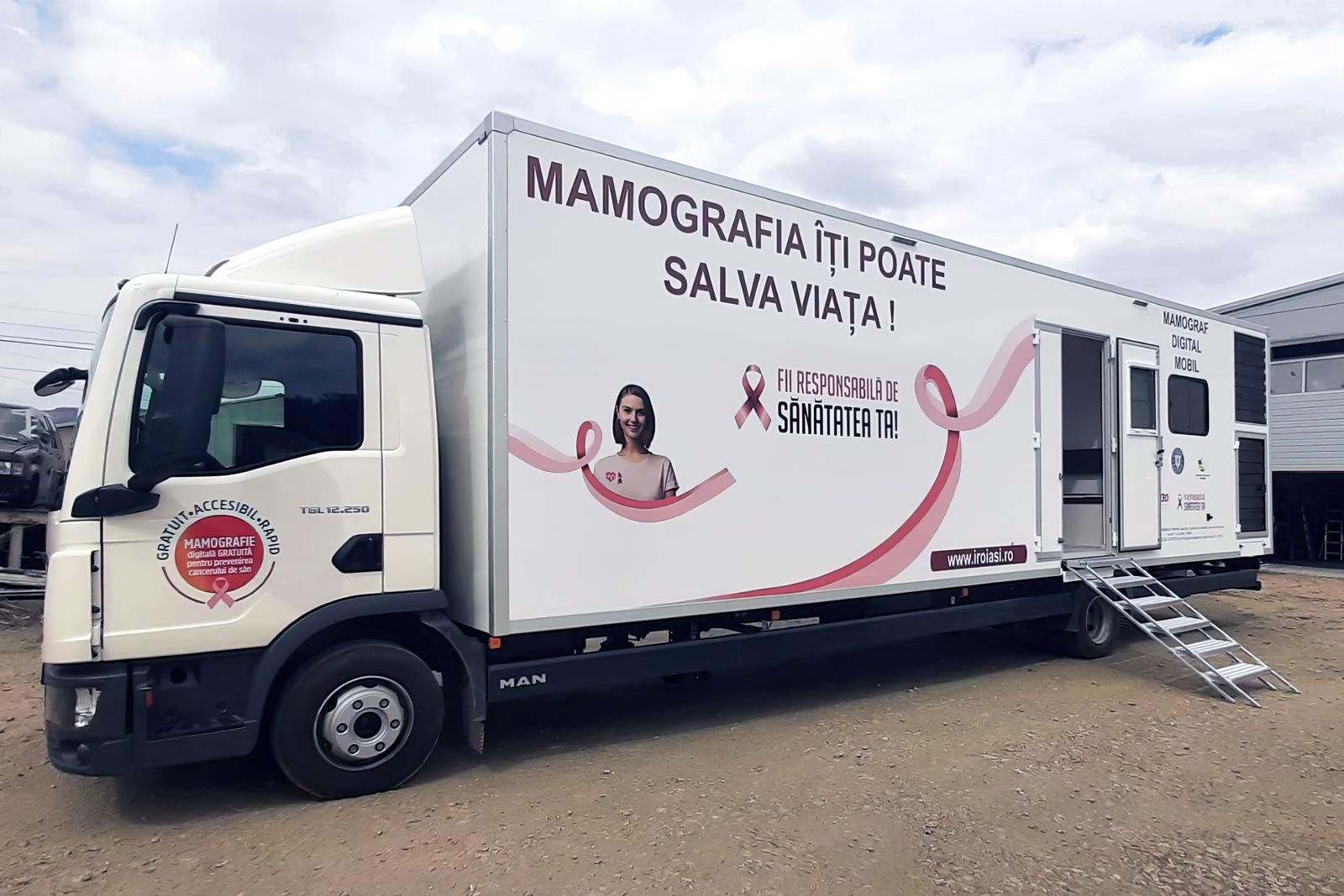Mobile mammography lab